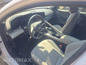 2024 Hyundai Elantra Limited - miniatura 11