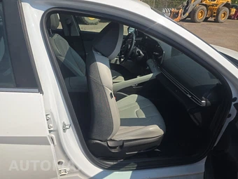 2024 Hyundai Elantra Limited - miniatura 8