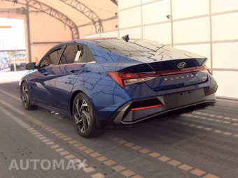 2024 Hyundai Elantra Limited - miniatura 8