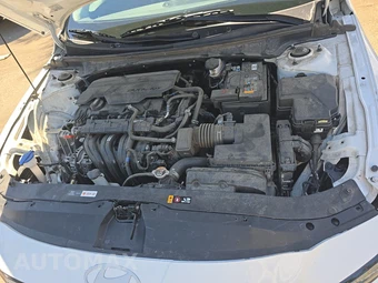 2024 Hyundai Elantra Limited - miniatura 16