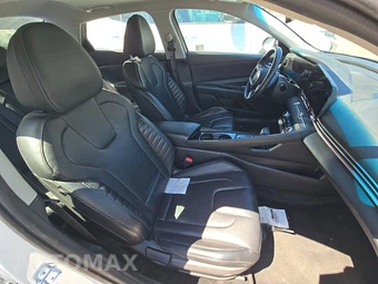 2024 Hyundai Elantra Limited - miniatura 8
