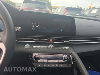 2024 Hyundai Elantra Limited - miniatura 10