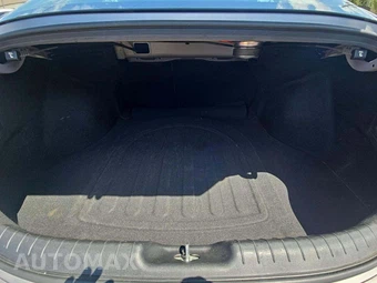 2024 Hyundai Elantra Limited - miniatura 14
