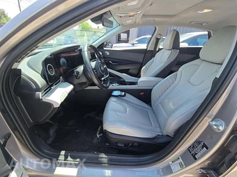 2024 Hyundai Elantra Limited - miniatura 6