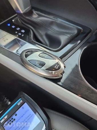 2024 Hyundai Elantra Limited - miniatura 8