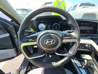 2024 Hyundai Elantra Limited - miniatura 10
