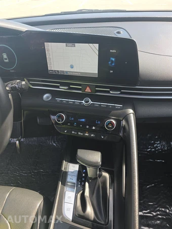 2024 Hyundai Elantra Limited - miniatura 11