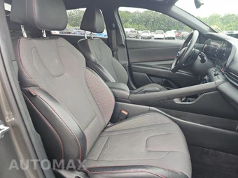 2024 Hyundai Elantra N Line - miniatura 8