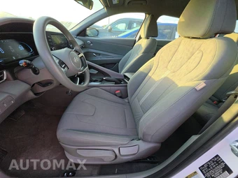 2024 Hyundai Elantra SE - miniatura 13
