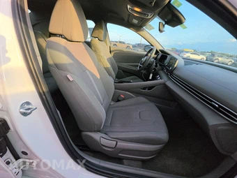 2024 Hyundai Elantra SE - miniatura 14