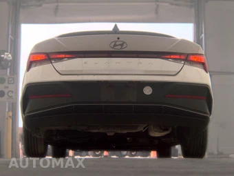 2024 Hyundai Elantra SE - miniatura 7