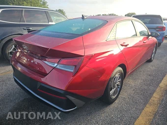 2024 Hyundai Elantra SE – miniatura 4