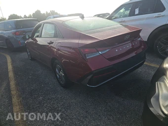2024 Hyundai Elantra SE – miniatura 6