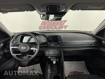 2024 Hyundai Elantra SE - miniatura 11
