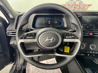 2024 Hyundai Elantra SE - miniatura 13