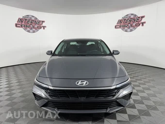 2024 Hyundai Elantra SE - miniatura 2