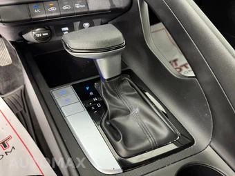 2024 Hyundai Elantra SE - miniatura 20