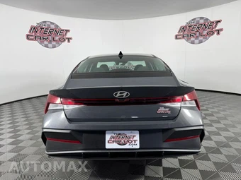 2024 Hyundai Elantra SE - miniatura 6
