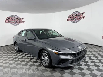 2024 Hyundai Elantra SE - miniatura 9