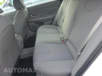 2024 Hyundai Elantra SE - miniatura 16