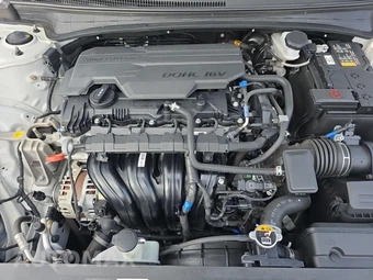 2024 Hyundai Elantra SE - miniatura 18