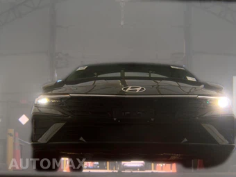 2024 Hyundai Elantra SE - miniatura 3