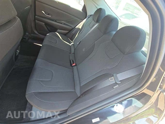2024 Hyundai Elantra SE - miniatura 13