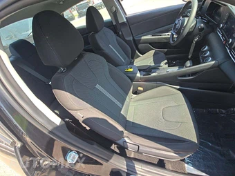 2024 Hyundai Elantra SE - miniatura 18