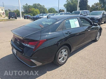 2024 Hyundai Elantra SE - miniatura 3