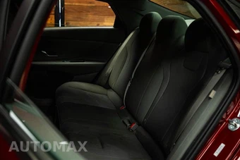 2024 Hyundai Elantra SE - miniatura 10