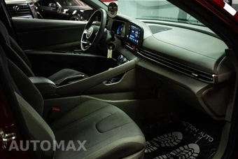 2024 Hyundai Elantra SE - miniatura 12