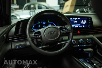2024 Hyundai Elantra SE - miniatura 14