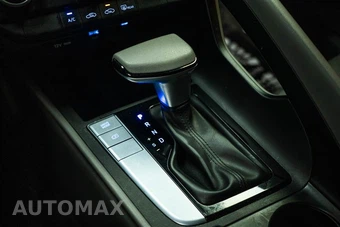 2024 Hyundai Elantra SE - miniatura 17