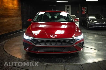 2024 Hyundai Elantra SE - miniatura 4