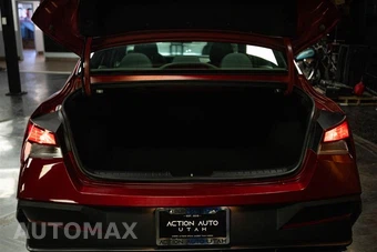 2024 Hyundai Elantra SE - miniatura 7