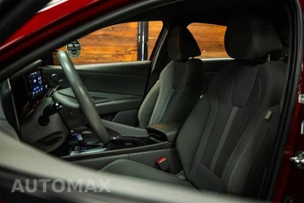 2024 Hyundai Elantra SE - miniatura 9