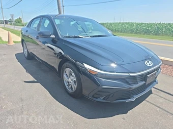 2024 Hyundai Elantra SE - miniatura 3