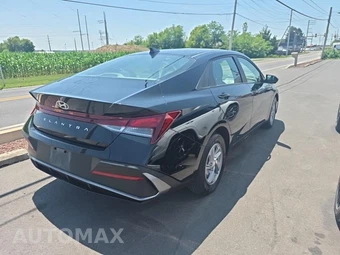2024 Hyundai Elantra SE - miniatura 4