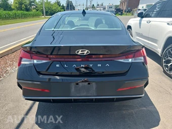 2024 Hyundai Elantra SE - miniatura 5