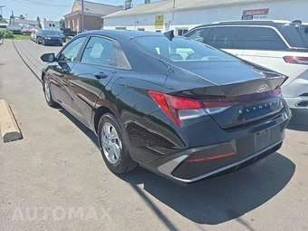 2024 Hyundai Elantra SE - miniatura 6