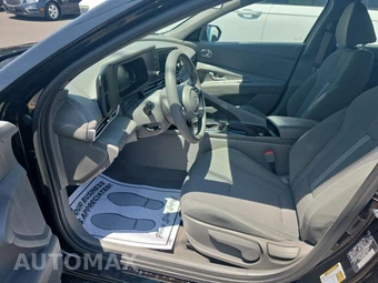 2024 Hyundai Elantra SE - miniatura 7