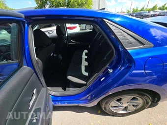 2024 Hyundai Elantra SE - miniatura 13