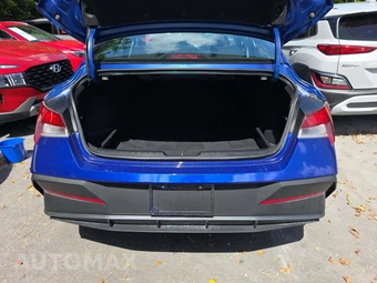 2024 Hyundai Elantra SE - miniatura 14