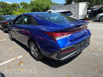 2024 Hyundai Elantra SE - miniatura 2