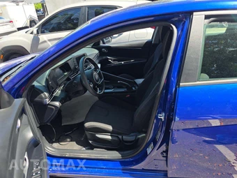 2024 Hyundai Elantra SE - miniatura 6