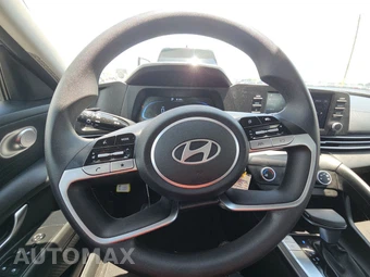 2024 Hyundai Elantra SE - miniatura 10