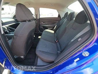 2024 Hyundai Elantra SE - miniatura 13