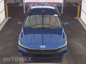 2024 Hyundai Elantra SE - miniatura 2