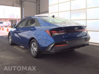 2024 Hyundai Elantra SE - miniatura 6