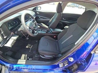 2024 Hyundai Elantra SE - miniatura 7
